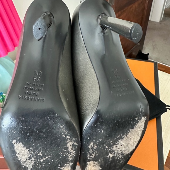 BCBG Max Azria "Luna" shoe, size 8.5 (39) heels, pewter color, leather - Picture 8 of 11